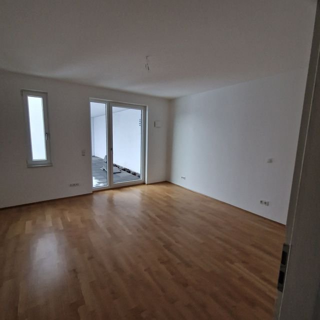 schöne 2-Zimmerwohnung mit geräumigem Balkon sofort frei - Schlafzimmer