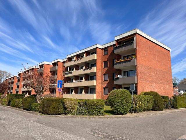 große, helle 3-Zimmerwohnung mit Balkon sofort frei, 22880 Wedel, Wohnung