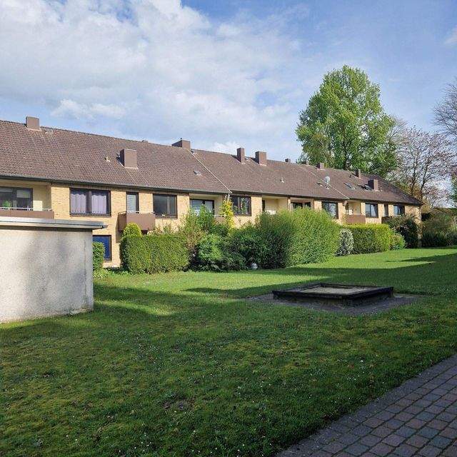 große 2 2/2 Zimmerwohnung mit Balkon – sofort frei, 25421 Pinneberg, Etagenwohnung