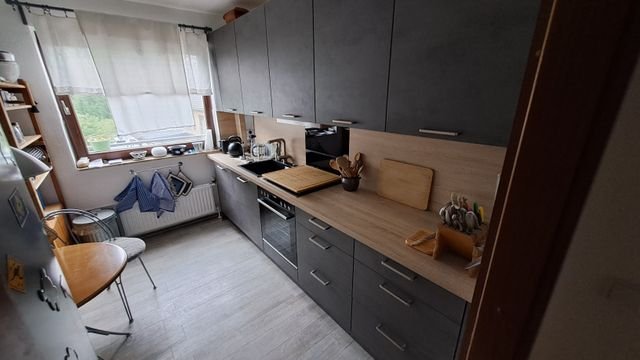 Charmante großzügige 2-Zimmer-Wohnung mit Dachboden und zwei Balkonen in massiver - Küche