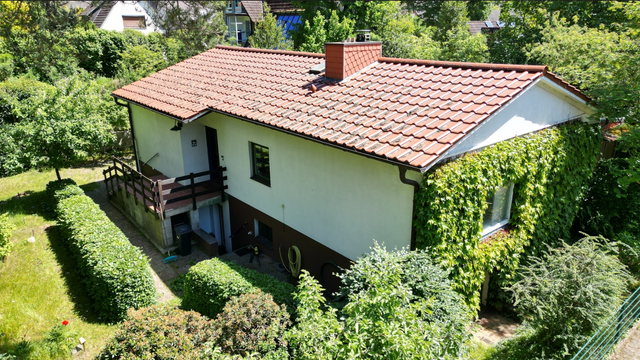 Attraktiver Bungalow im grünen wartet auf Ihre Gestaltungsideen!, 21629 Neu Wulmstorf, Bungalow