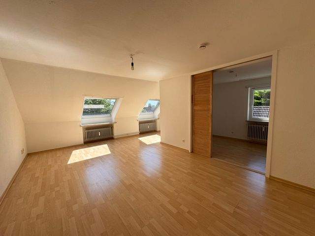 Charmante Dachgeschosswohnung – sofort frei, 22869 Schenefeld, Wohnung